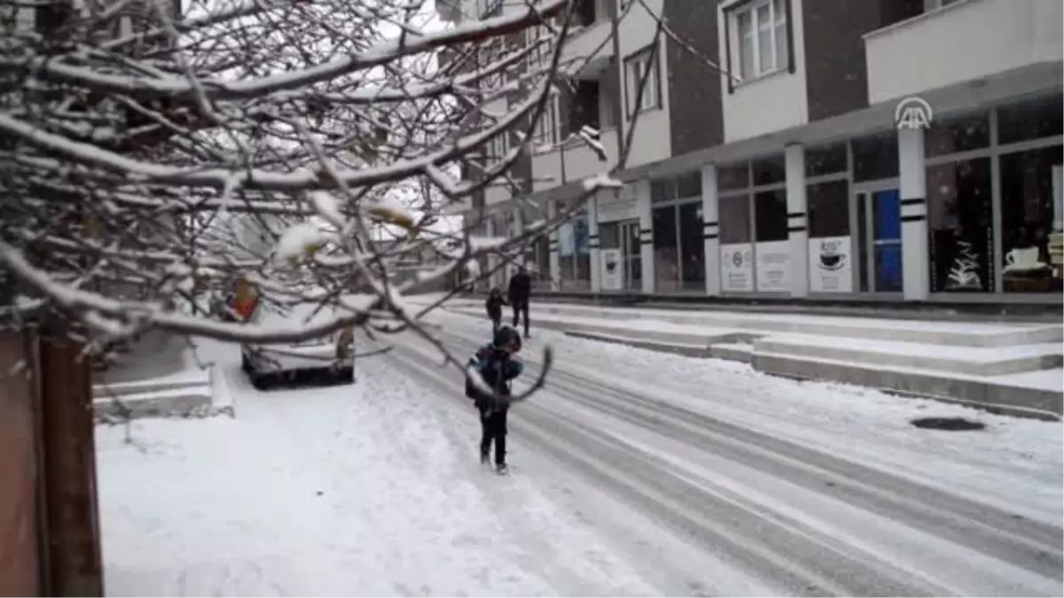 Eleşkirt\'te kar yağışı