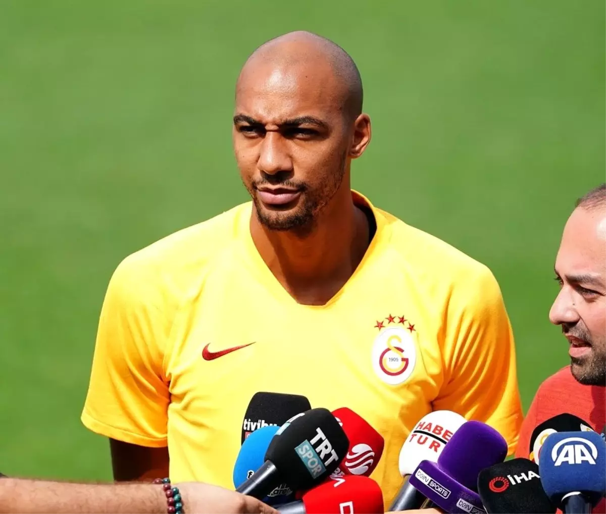 Galatasaray\'da Nzonzi kadro dışı