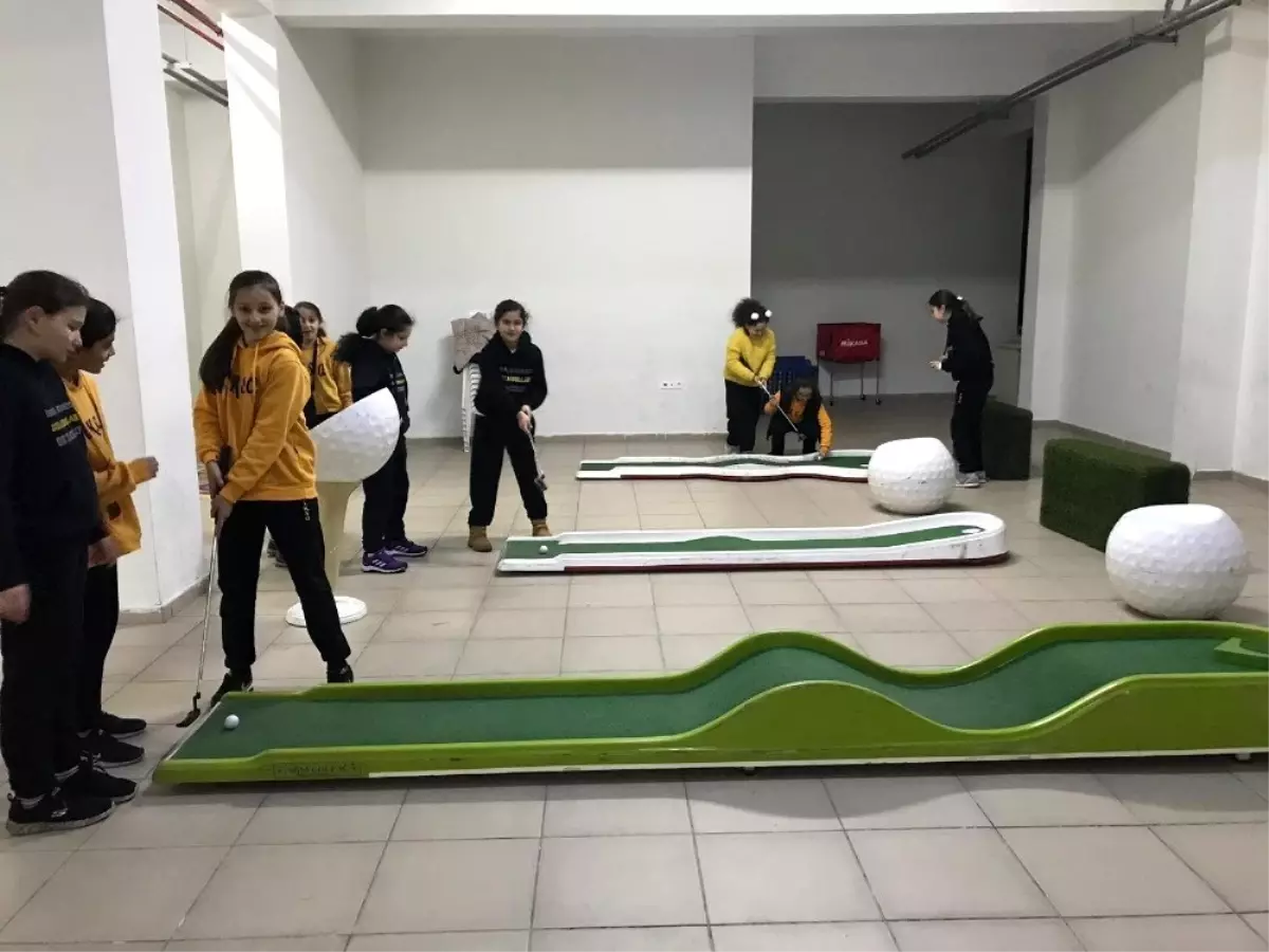 Golf okullara taşındı