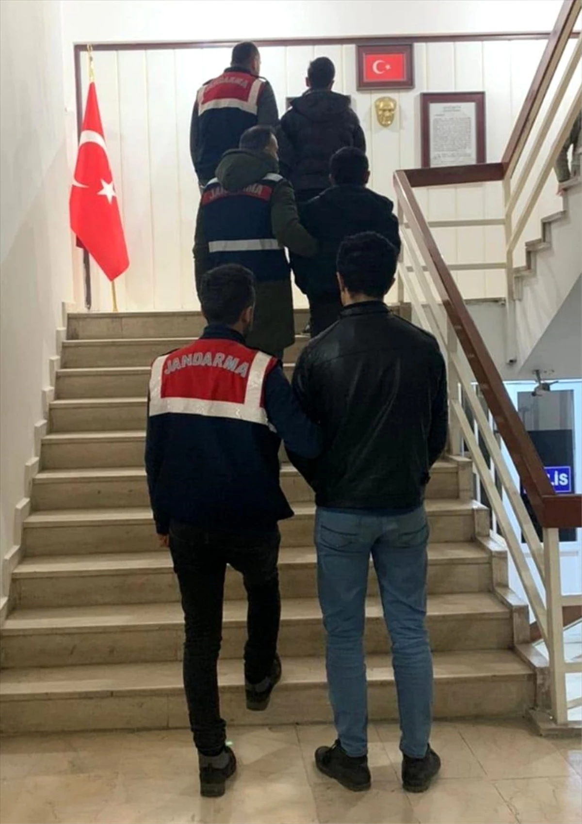 Iğdır\'daki uyuşturucu operasyonunda yakalanan 3 kişi tutuklandı