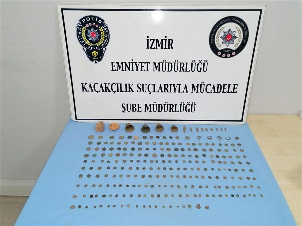 İzmir\'de 252 tarihi eser ele geçirildi