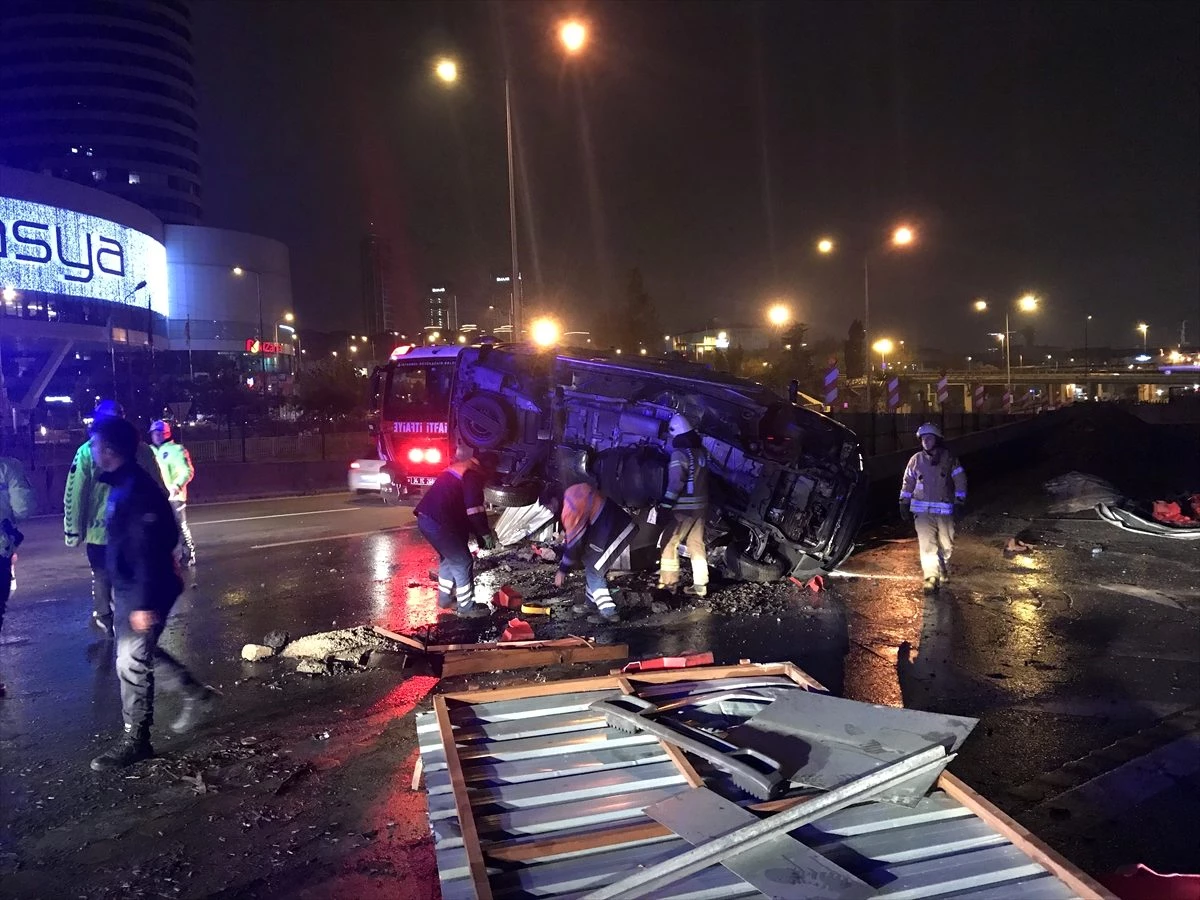 Kadıköy\'de trafik kazası: 4 yaralı