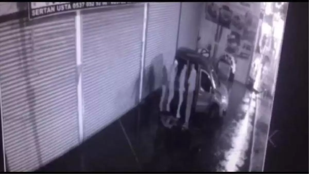 Kendilerini Ninja Kaplumbağalar olarak adlandıran hırsızlık şüphelileri kamerada