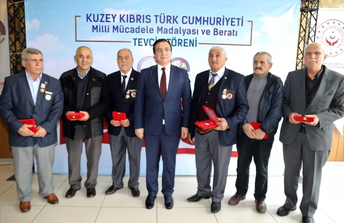 Körfez\'de Kıbrıs gazilerine beratları verildi