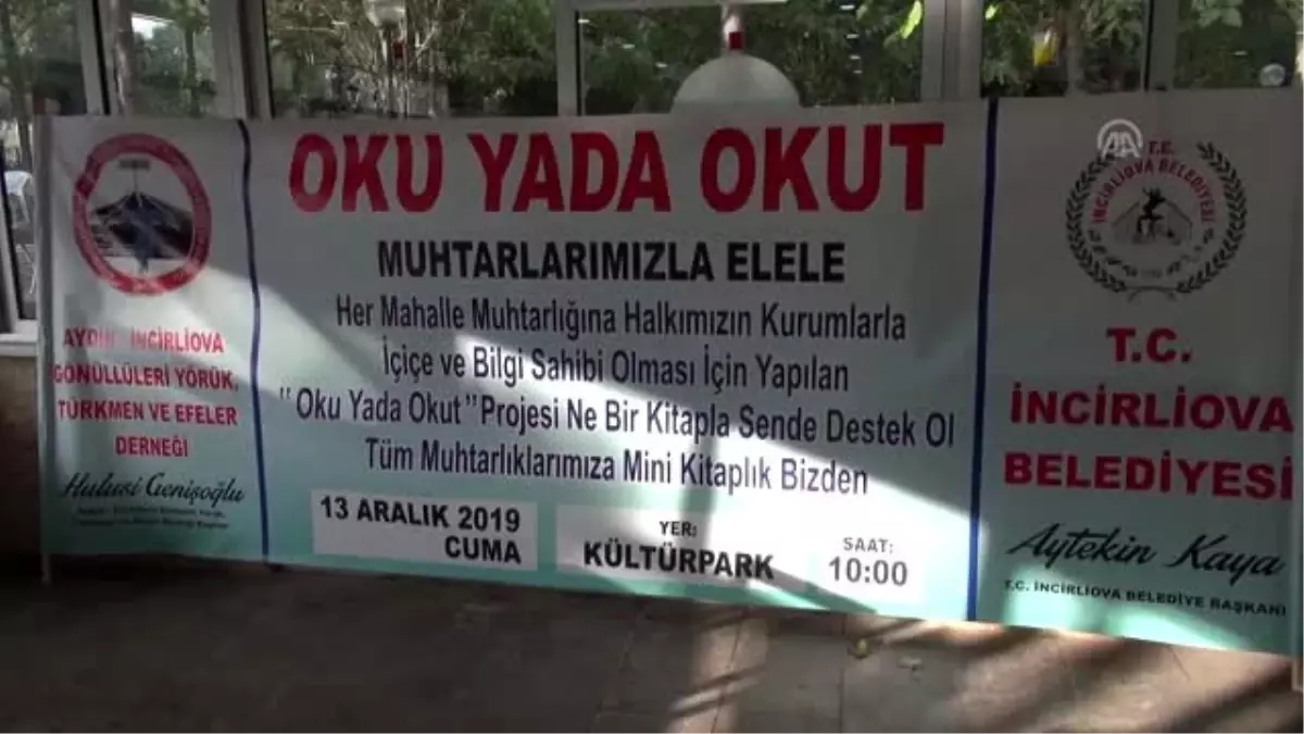 Mahalle muhtarlıklarına kitaplık hediye edildi