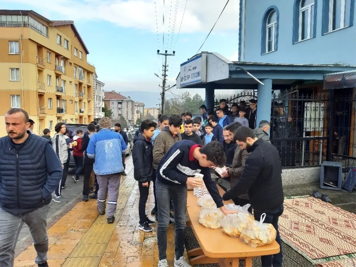 Örnek cami olmak için çabalıyorlar