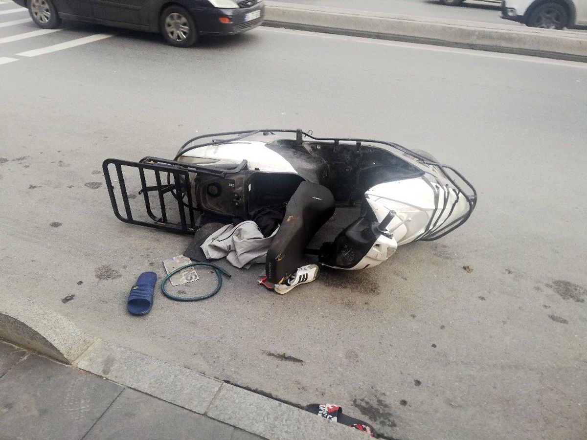 (Özel) Esenyurt\'ta vatandaşların kovaladığı hırsızlar motosikleti bırakıp kaçtı