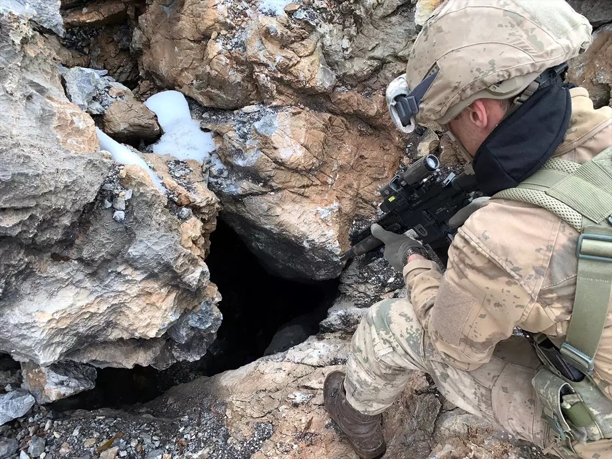 PKK\'lı teröristlerin kullandığı 9 barınak ve sığınak imha edildi