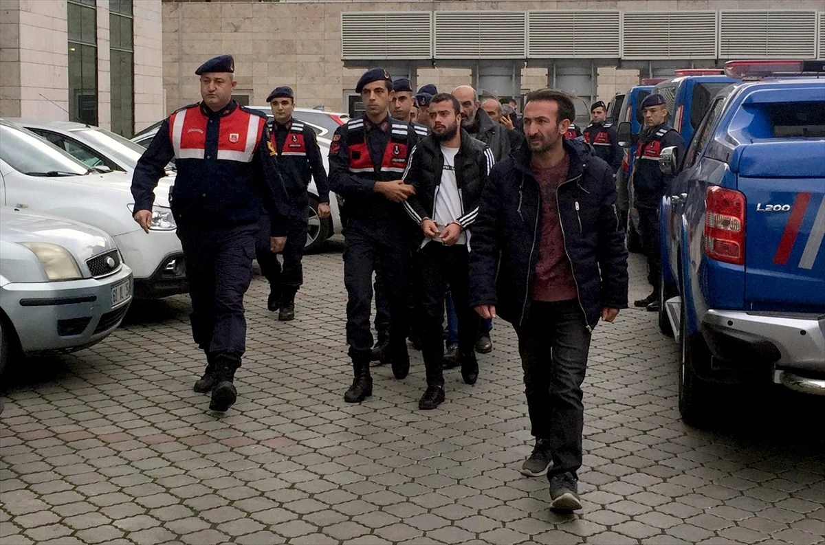 Samsun\'da uyuşturucu operasyonunda gözaltına alınan 5 şüpheli tutuklandı