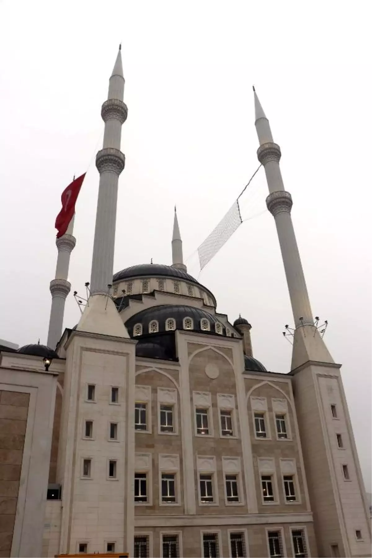 Servi Erdemoğlu Camii ibadete açıldı