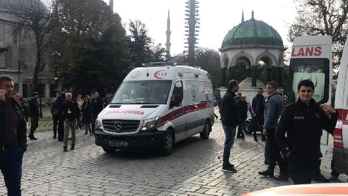Sultanahmet meydanı\'nda silahlı kavga : 2 yaralı (1)