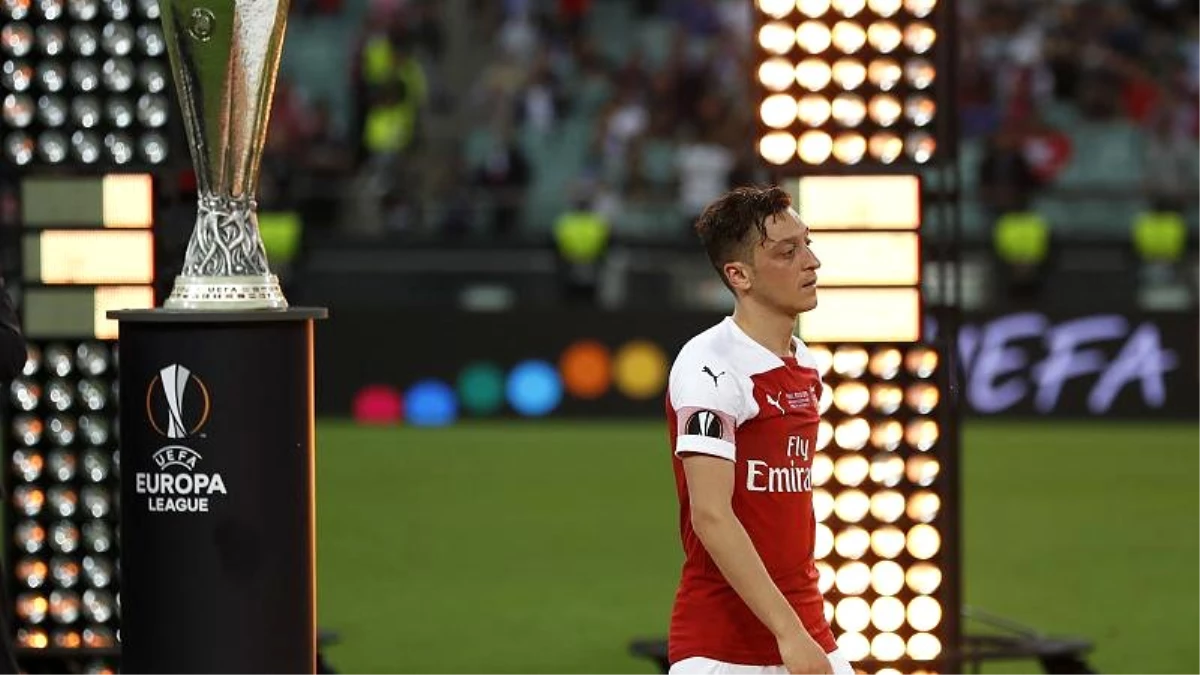 Arsenal, Mesut Özil\'in Doğu Türkistan paylaşımına destek vermedi