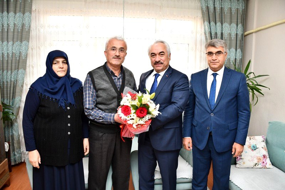 Bakan Yardımcısı Ersoy\'dan şehit ailelerine ziyaret