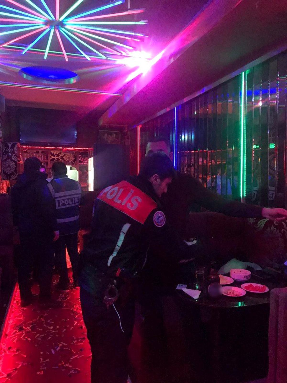 Bursa\'da polisinden umuma açık mekanlarda denetim