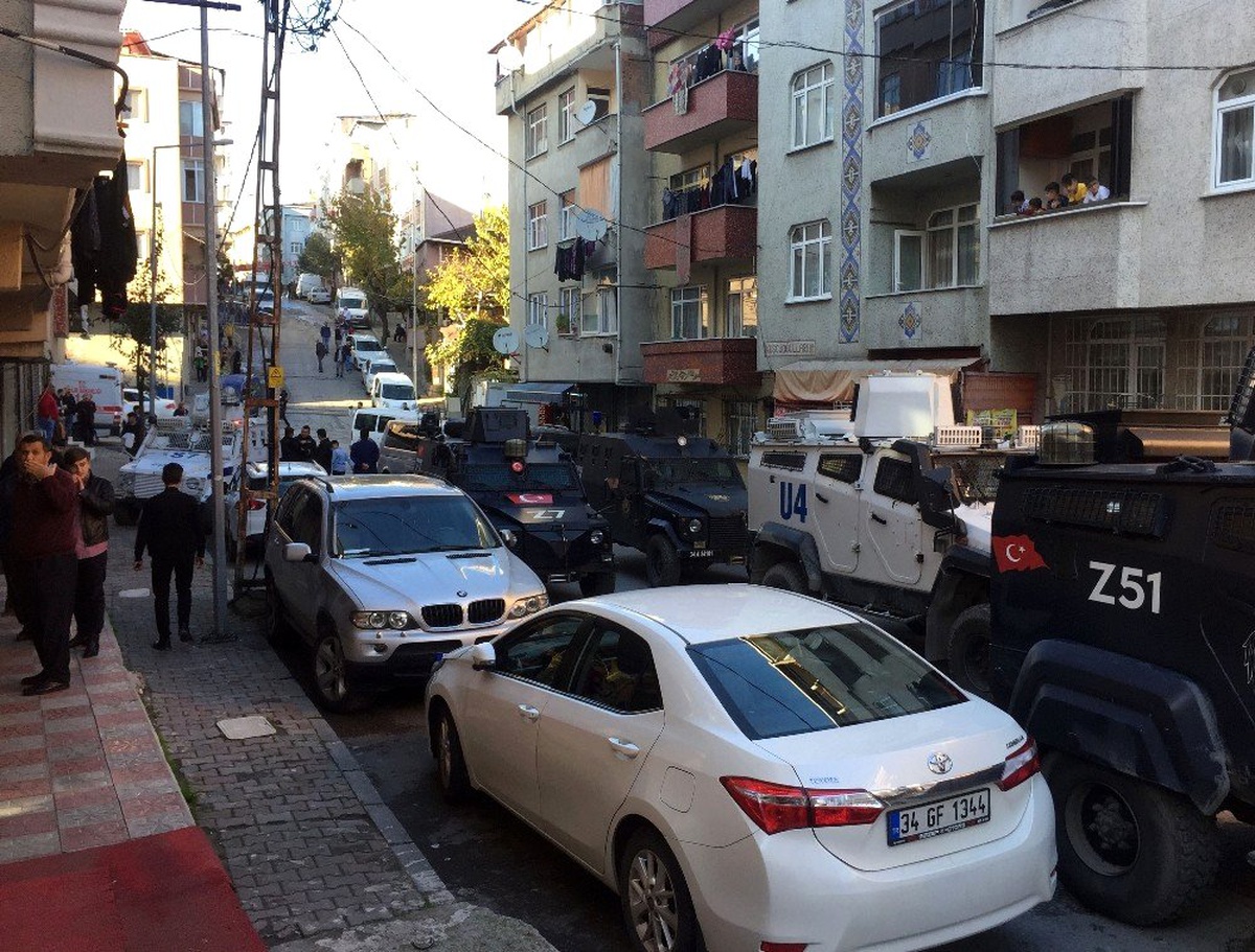 Cezaevi firarisi polise ateş açtı, annesini yaraladı