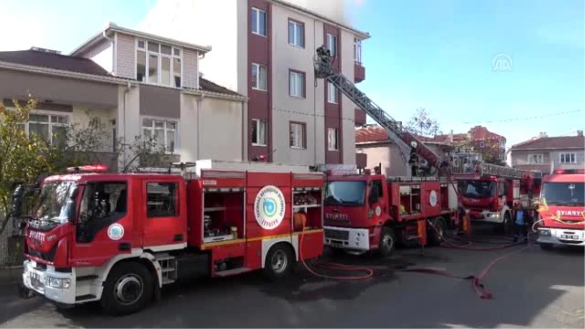 Çorlu\'da apartmanın çatısında çıkan yangın hasara neden oldu