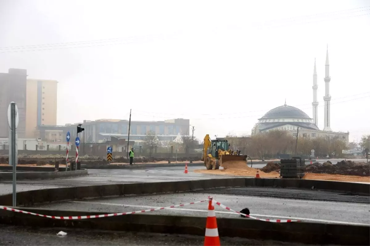 Diyarbakır Gazi Yaşargil Eğitim ve Araştırma Hastanesi kavşağı tamamlanıyor