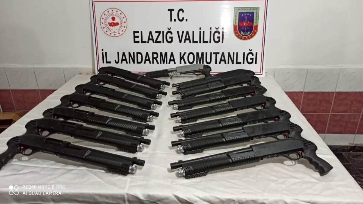 Elazığ\'da jandarma 15 adet pompalı tüfek ele geçirdi