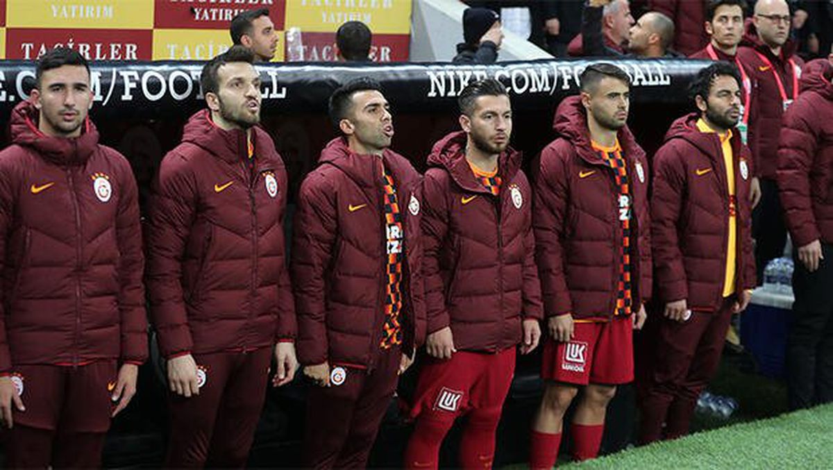 Galatasaray\'da Selçuk İnan\'a ıslıklı protesto!