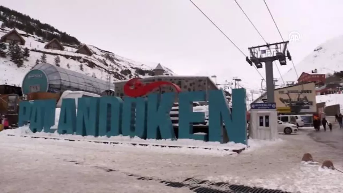 Kayakseverler Palandöken\'de yoğunluk oluşturdu