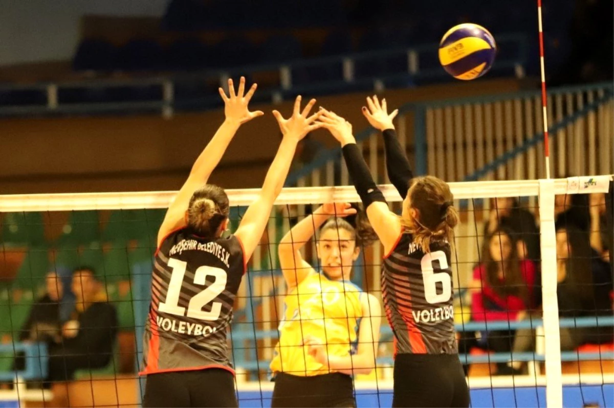 Nevşehir Belediyespor Kadın voleybol takımı, Samsun Anakent\'i ağırlayacak