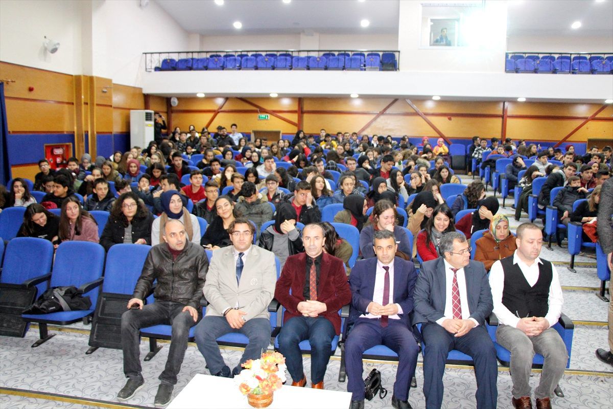 Pazaryeri\'nde öğrencilere "Hedef Belirleme Stratejisi" semineri verildi
