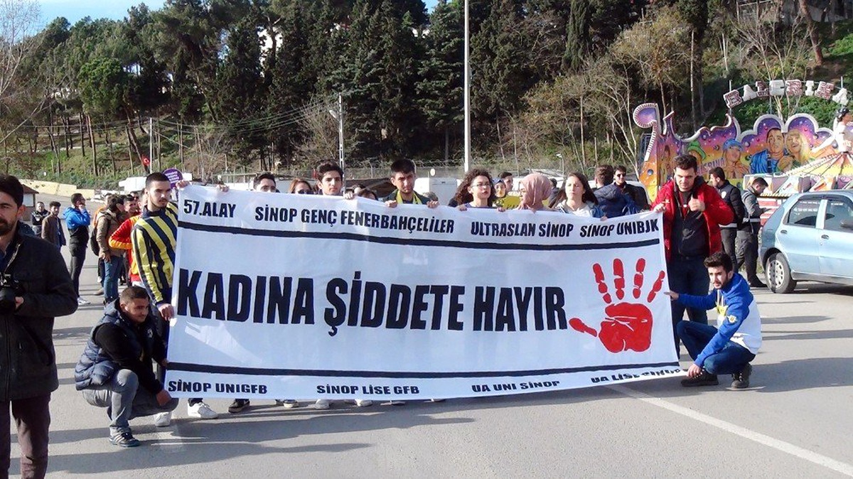 Renkler kadınlar için bir oldu