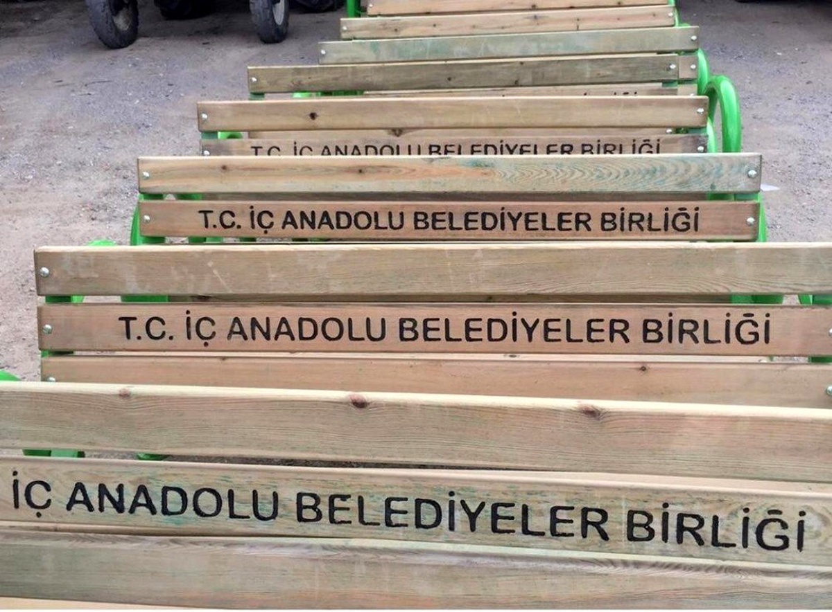 Tut Belediyesine makine ve malzeme desteği