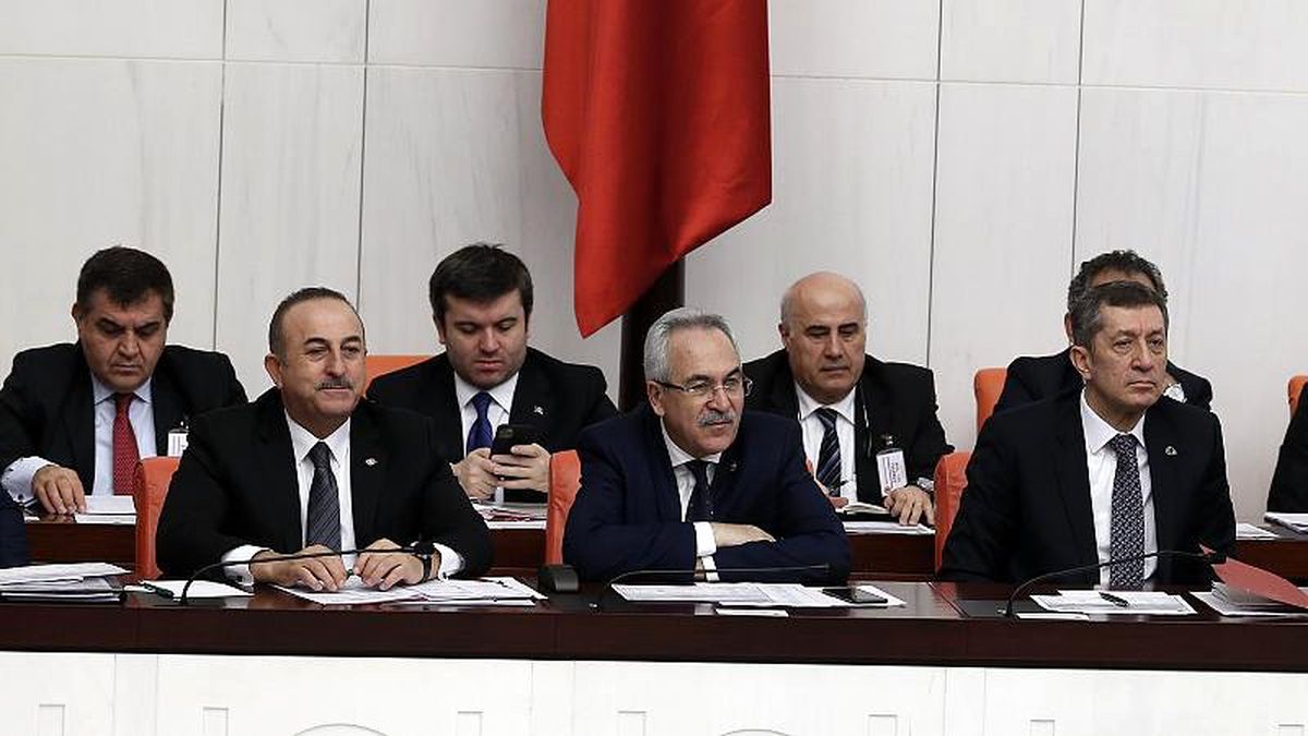 Bakan Çavuşoğlu: Türkiye ile Libya arasındaki mutabakat ayrı, asker gönderme ayrı bir konu