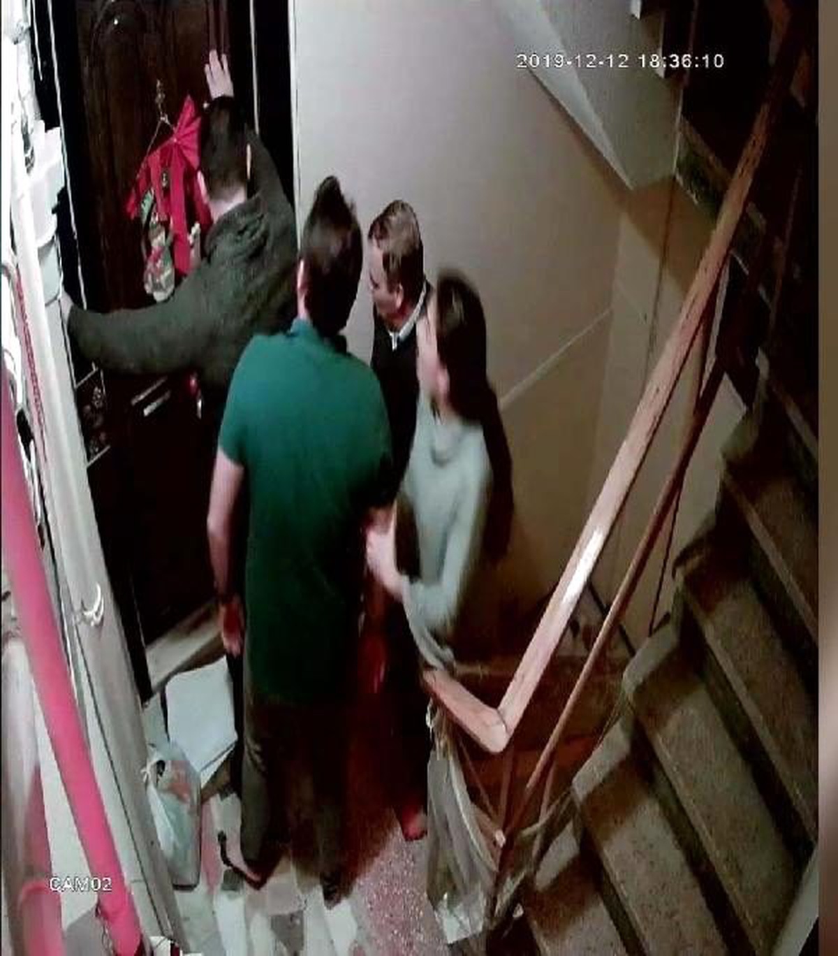 "Gürültü yapmayın uyuyamıyorum" mesajı attığı komşularının saldırısına uğradı