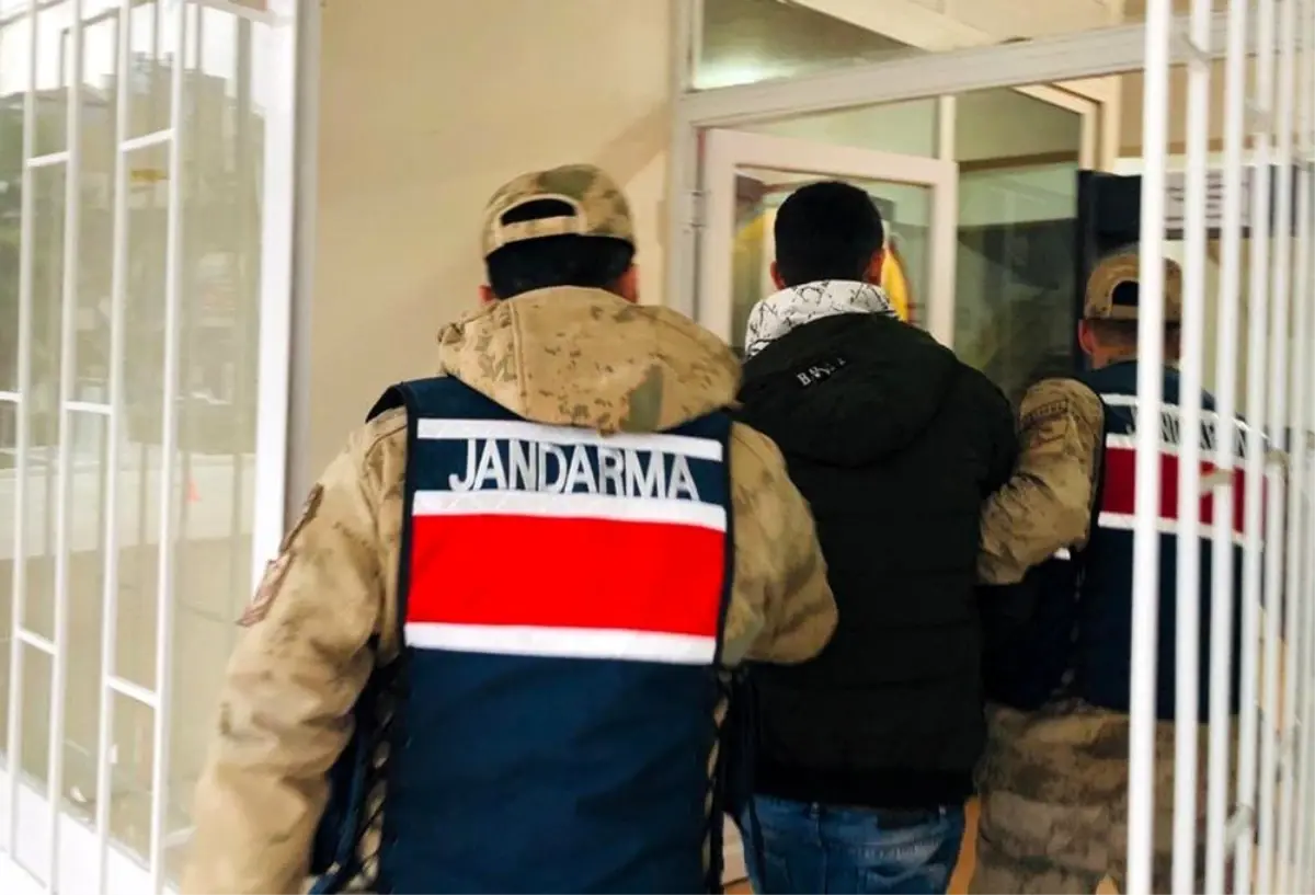 Hatay\'da göçmen kaçakçısı 1 kişi tutuklandı