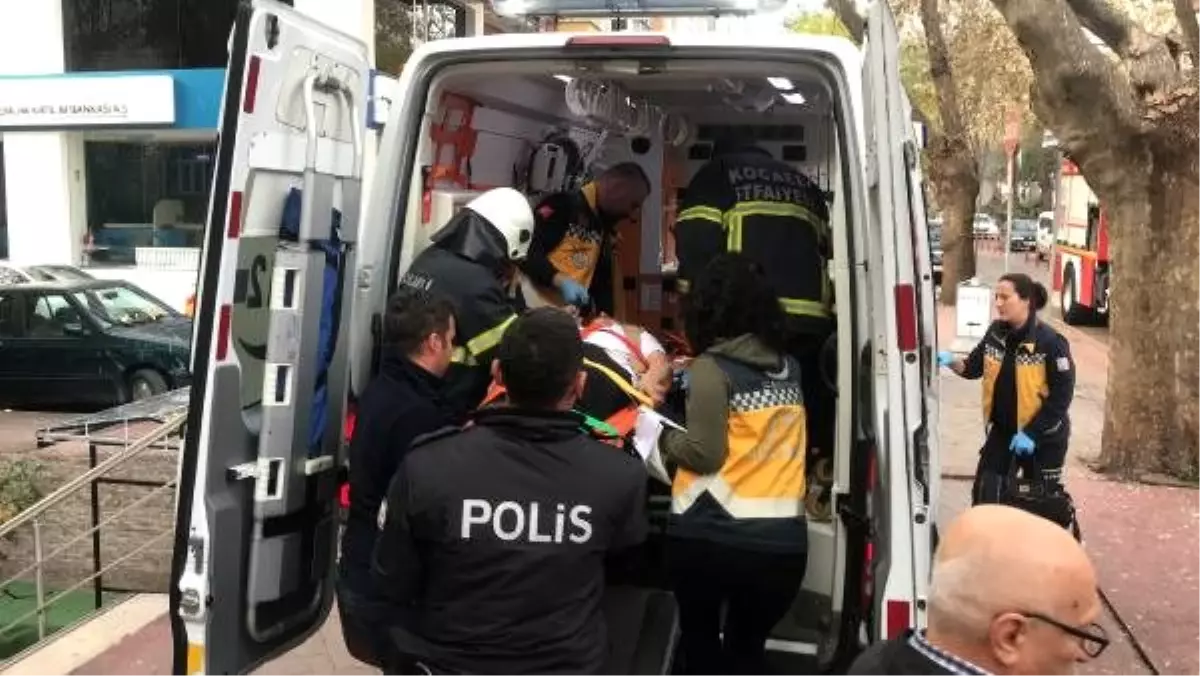 Kalça kemiği kırılan yaşlı kadını itfaiye kurtardı