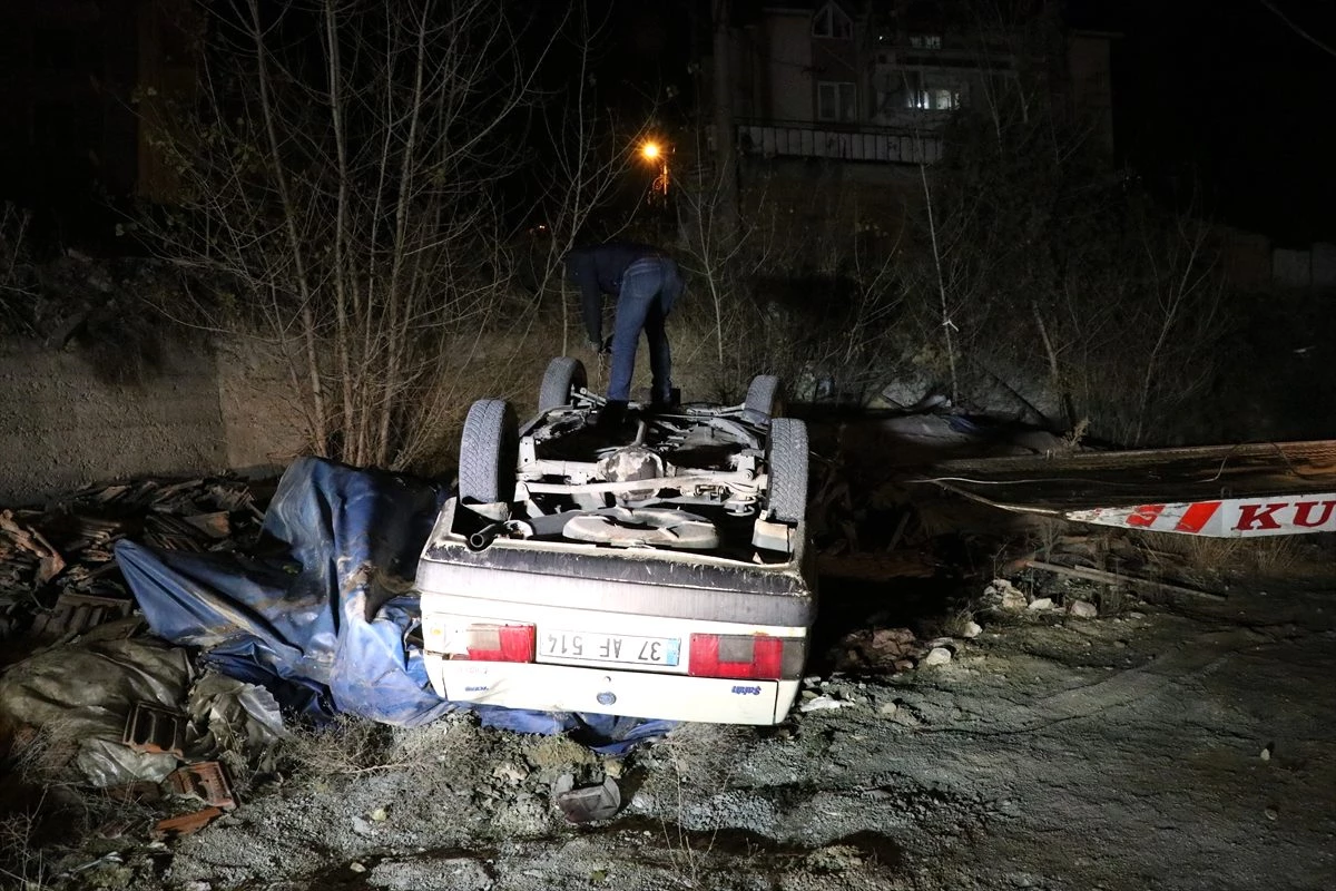 Karabük\'te devrilen otomobilin sürücüsü yaralandı
