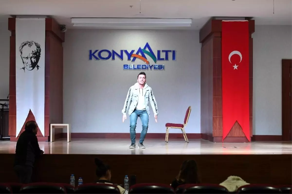 Konyaaltı Belediyesi Tiyatrosu\'nda oyuncu seçmeleri heyecanı