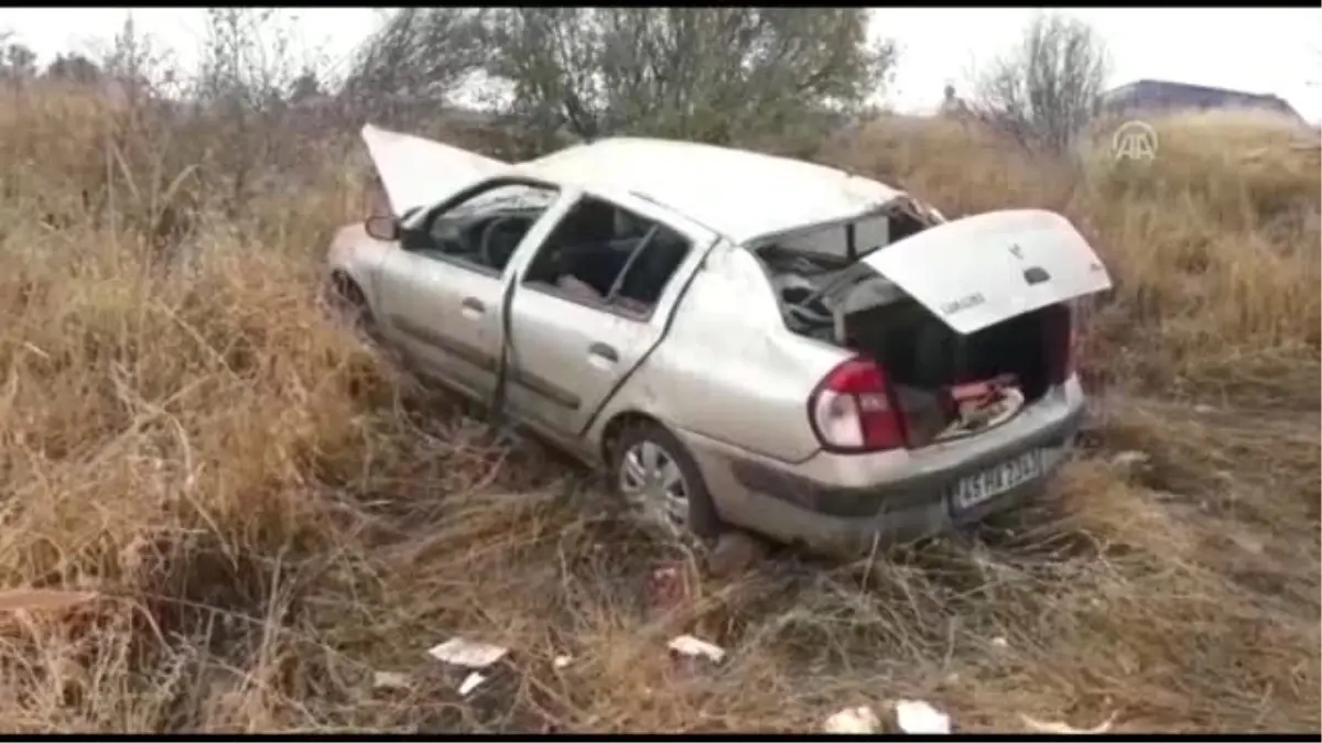 Otomobil tarlaya devrildi: 4 yaralı