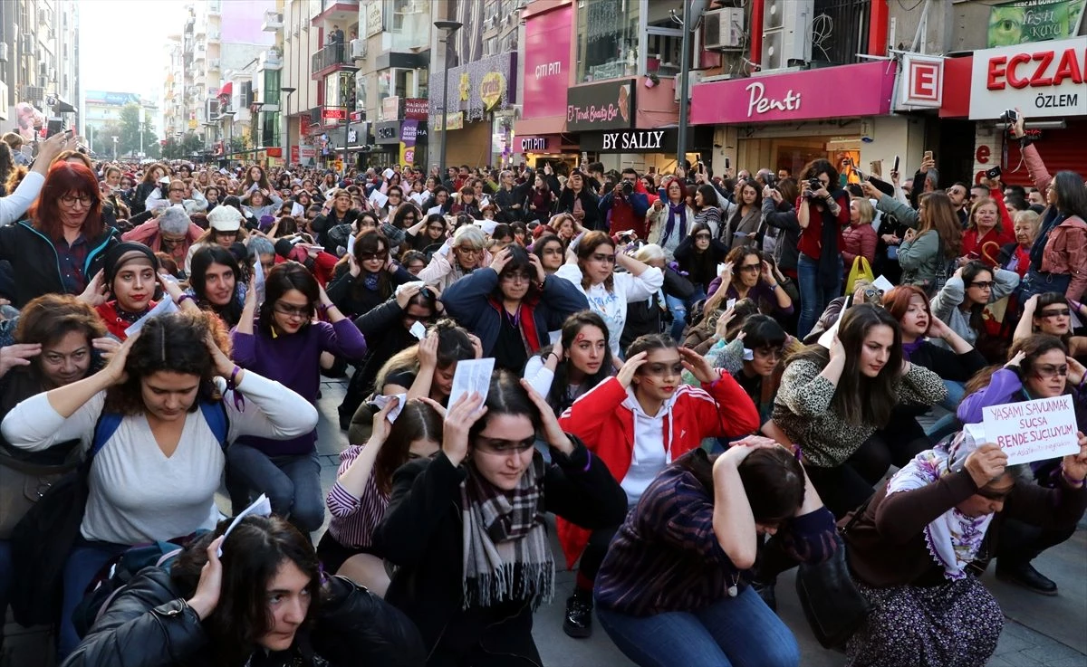 Şilili kadınların danslı protestosuna İzmir\'den destek