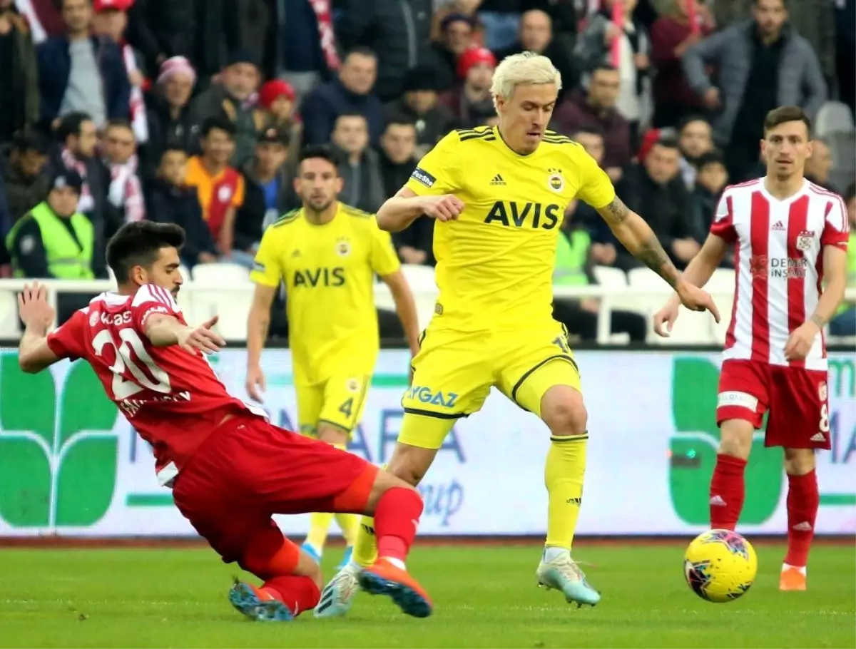 Süper Lig: DG Sivasspor: 1 - Fenerbahçe: 0 (İlk yarı)