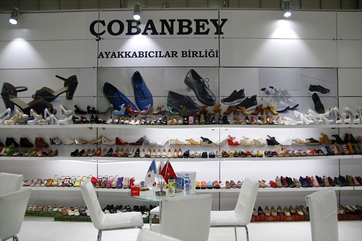 Terörden arındırılan Çobanbey ve Azez\'de ayakkabı sektörü canlandı