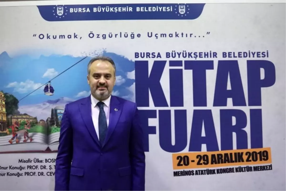 200 imza etkinliği, 50 konferans yapılacak