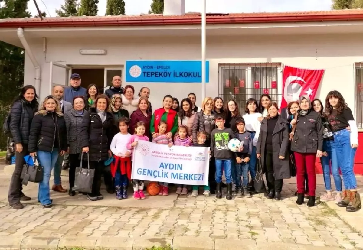 Aydınlı miniklerin yüzlerini güldürdüler