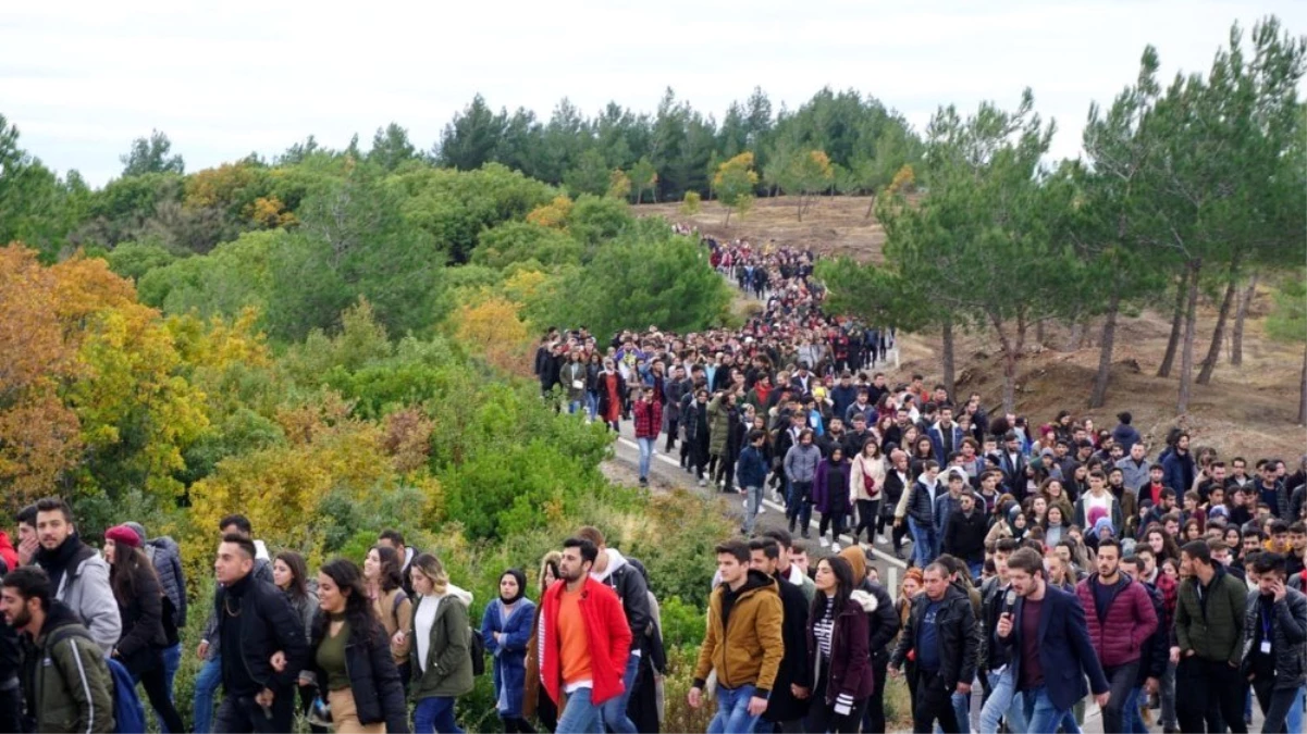 Çanakkale\'de bin 300 öğrenciden şehitlik ziyareti