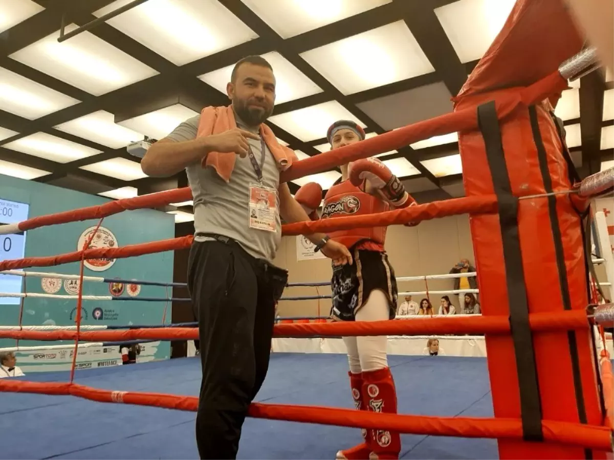 Çaydeğirmeni Muaythai takımı yine ödül geleneği bozmadı