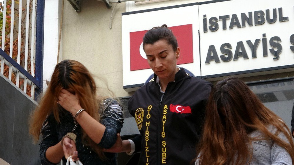 Girdikleri evlerden 100 bin TL\'lik hırsızlık yapan 2 kadın yakalandı