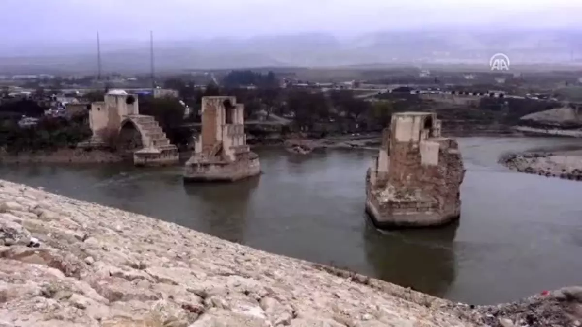 Hasankeyf\'teki 609 yıllık Er- Rızk Camisi\'nin ana gövdesi taşındı