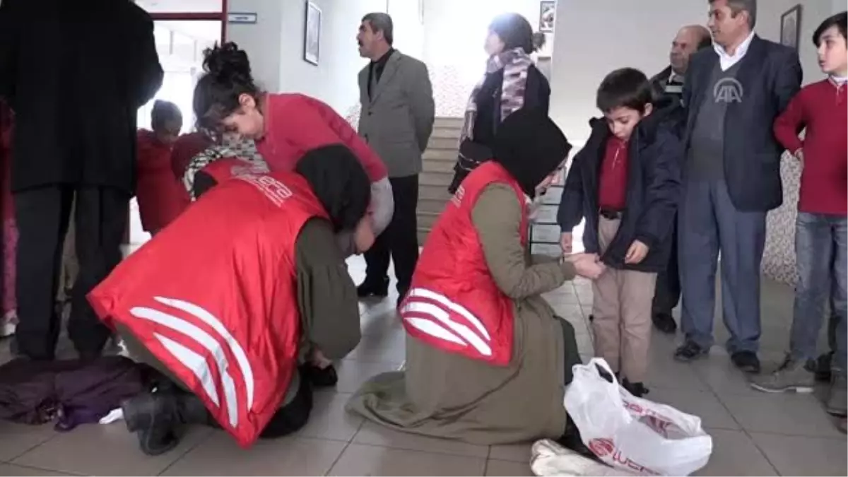 İhtiyaç sahibi bin 100 öğrenciye yardım yapıldı