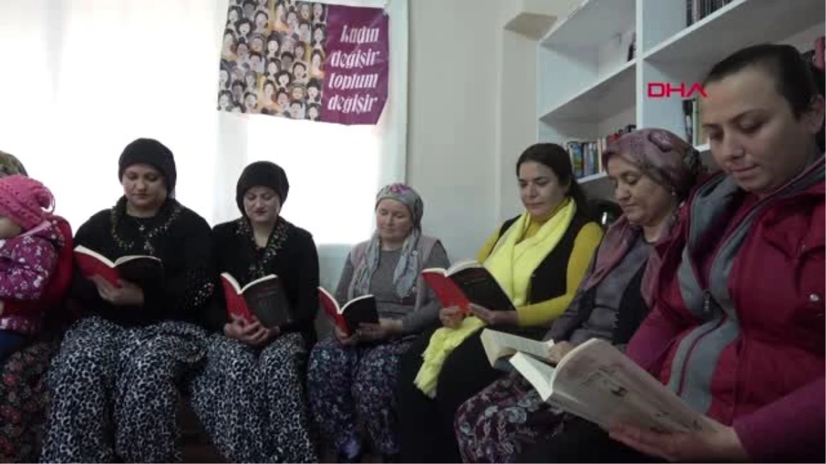 İzmir köylü kadınlar kitap okuyor