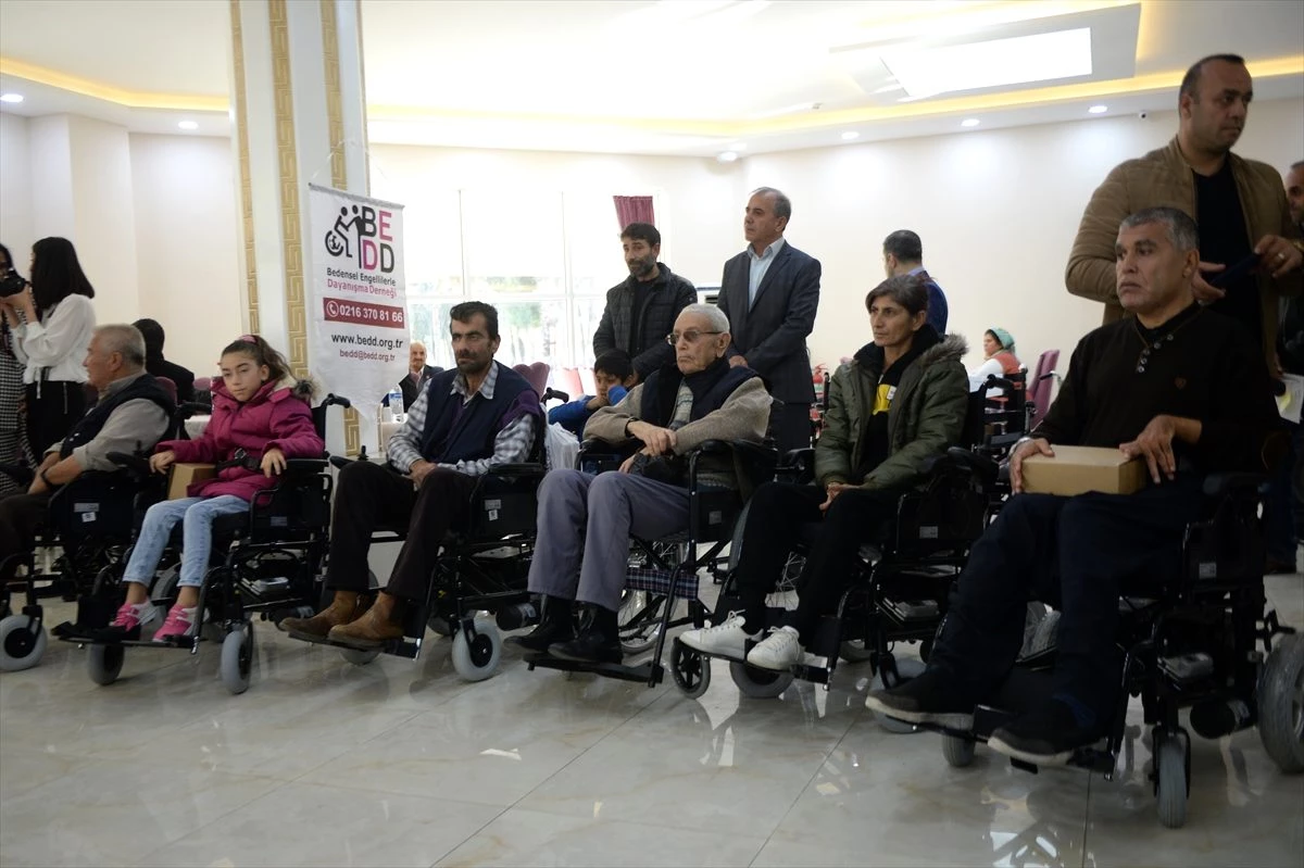 Kilis\'te 75 engelliye tekerlekli sandalye verildi