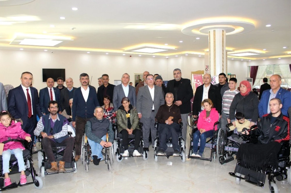 Kilis\'te engellilere tekerlekli sandalye dağıtıldı