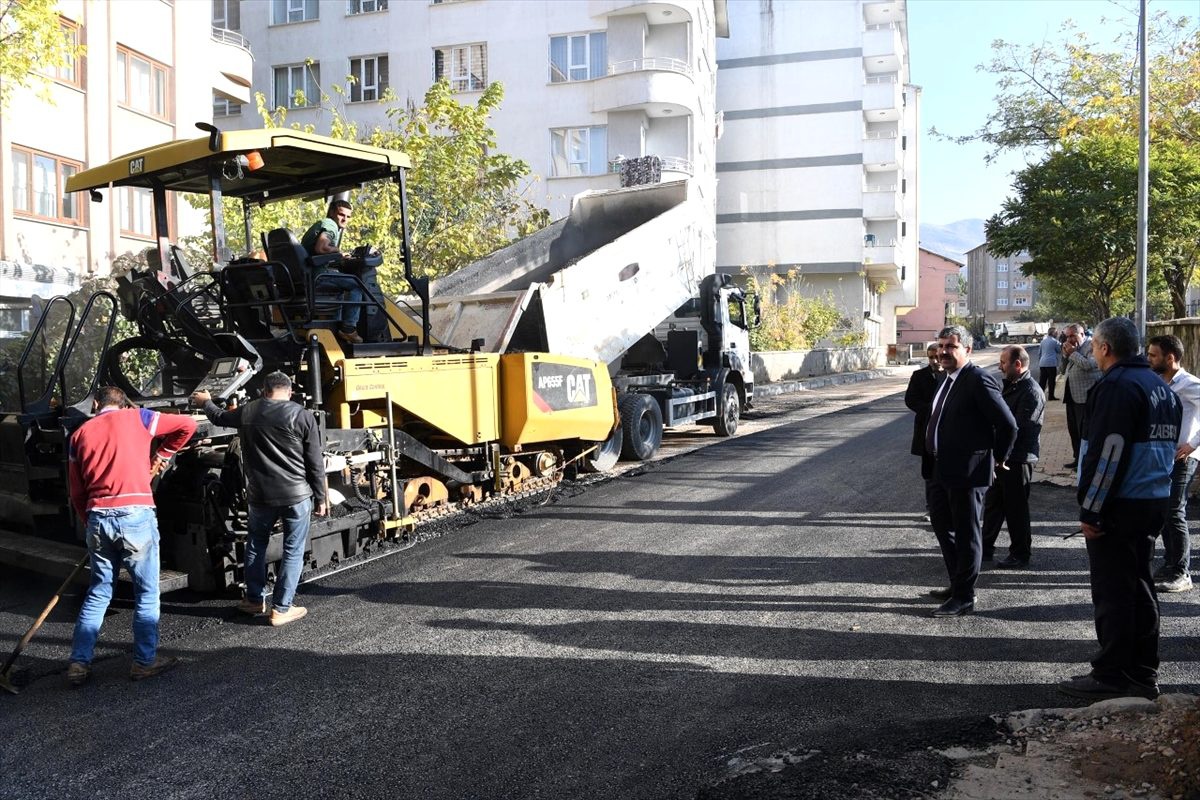 Muş Belediyesi bu yıl 45 kilometrelik yolu asfaltladı