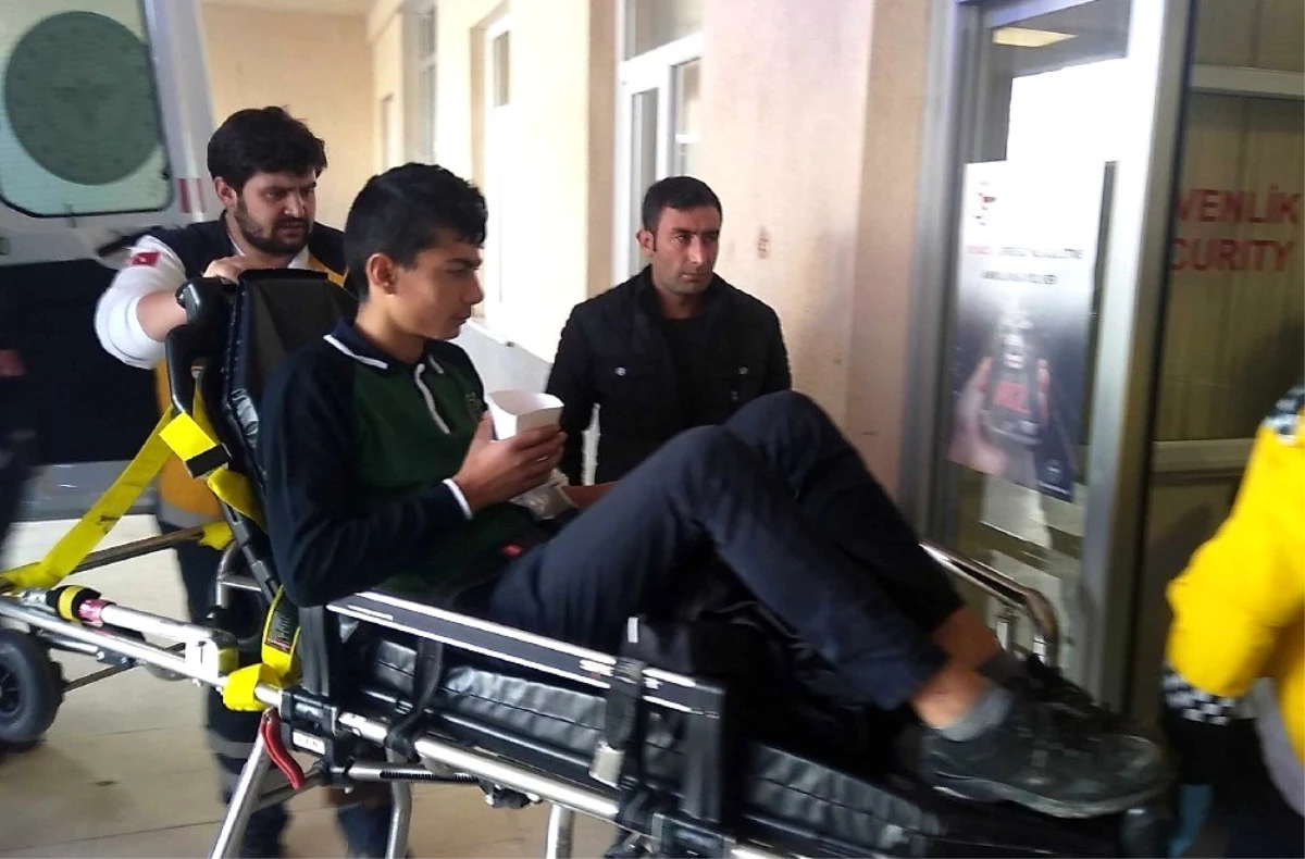 Sivas\'ta gıda zehirlenmesi şüphesi: 5 öğrenci hastaneye kaldırıldı